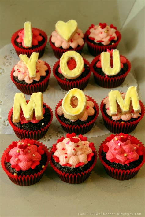 Get the recipe from woman's day ». Vanilla Kitchen: .Mother's Day Cupcakes: It's a Berry ...