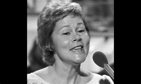Grammy Winning Country And Choral Vocalist Anita Kerr Has Died Saving