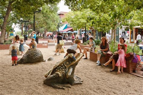 Come to cu boulder and discover what you can be. Pearl Street Mall, Boulder (Colorado), une rue ...