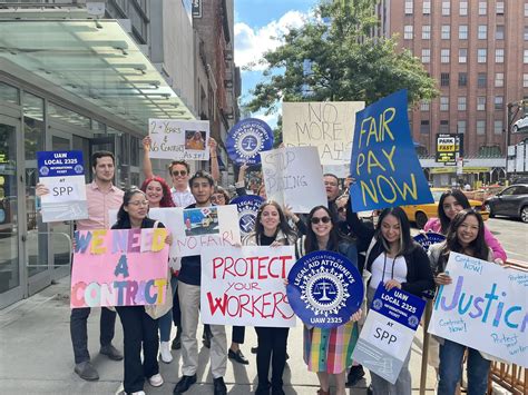 Uaw 2325 Members Rally At Safe Passage Project And Nylag New York