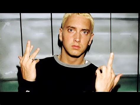That is because this finger won't go down. 10 Curiosidades de Eminem - YouTube