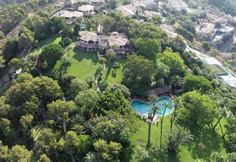 Exterior de la vivienda que aunque todavía se desconoce cuál será la fecha exacta en la que michael schumacher será trasladado desde suiza a mallorca, los preparativos. Michael Schumacher aurait été été aperçu pour la première ...