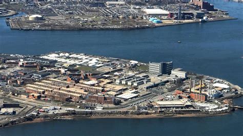 New Yorks Infamous Rikers Island Jail Is To Close Bbc News