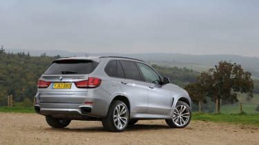 The latest review of bmw x5 measures performance, economy, comfort, practicality and reliability. BMW X5 M50d 4x4 2013 pictures | Auto Express