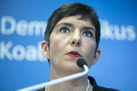 Mep @theprogressives and vp of the @europarl_en | twuko. Dobrev Klára 2000 - Rabloprivatizatorbol Milliardos ...