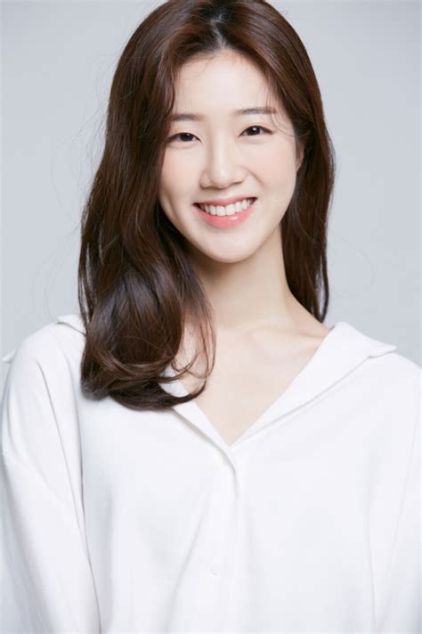Also they have many question about her physical stats like height, weight, body. Lee Ji-Won (1995) - AsianWiki