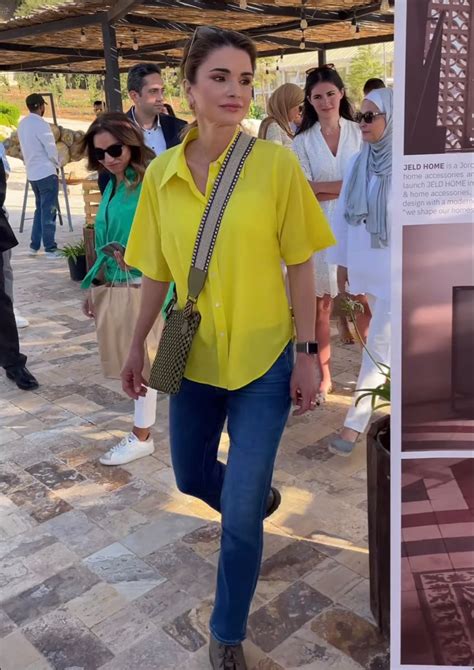 14 august 2022 queen rania of jordan classic style outfits queen rania stylish shirts