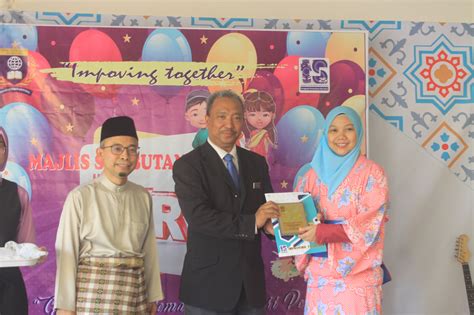 Berikut dikongsikan informasi berkaitan tema hari guru, definisi dan huraian logo guru, obor hemah menyinari pertiwi yang telah dipilih sebagai tema hari guru tahun 2019. HARI GURU - Majalah Inspirasi 11 SMK PUTRAJAYA PRESINT 14 (1)