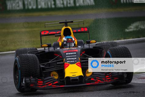 Daniel Ricciardo Aus Red Bull Racing Rb13 At Formula One World