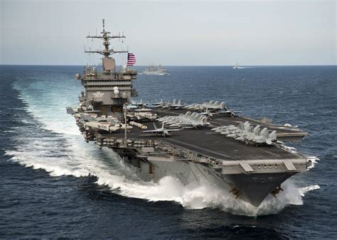 Photos That Show Just How Imposing Us Aircraft Carriers Are Navy Carriers Aircraft Carrier