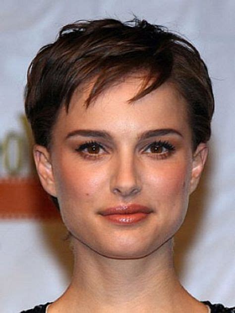 Short Hairstyles For Square Faces Women With Images Square Face