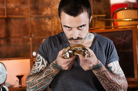 Ingaggiato dalla federazione italiana rugby per questo difficile compito, rubio girerà la città col torna in azione su dmax (dtt canale 52, tivùsat canale 28) chef rubio, al secolo gabriele rubini. Gabriele Rubini aka Chef Rubio, un flanker tra cibo e ...