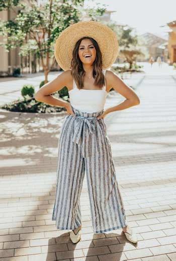 Jun 11, 2021 · liburan ke pantai, pevita tetap tampil gaya dan terlihat modis dengan berbagai setelan outfit of the day (ootd) pilihannya. 14 OOTD Ke Pantai Untuk Wanita Yang Simple dan Kece - Hai ...