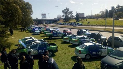 Néstor kirchner era un presidente muy fortalecido en ese momento. Kicillof afinará hoy detalles del aumento para policías y ...