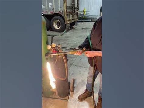 Lighting a oxygen and acetylene cutting torch - YouTube
