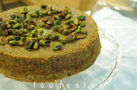 It gets its strong pistachio flavor from both chopped nuts and pistachio pudding, so it's sure to satisfy even the biggest pistachio lover. foodesign: pistachio cake