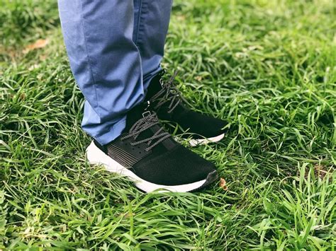 Loom Waterproof Sneakers: A Versatile Shoe for Active Travelers