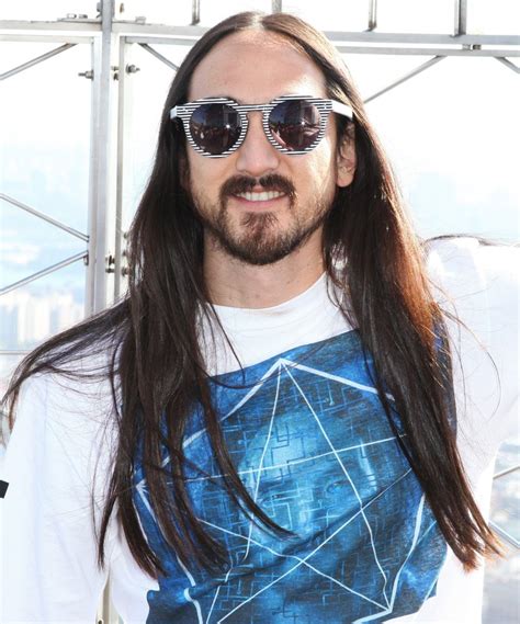 Steve Aoki Picture Steve Aoki At The Empire State Building For The Release Of His Album