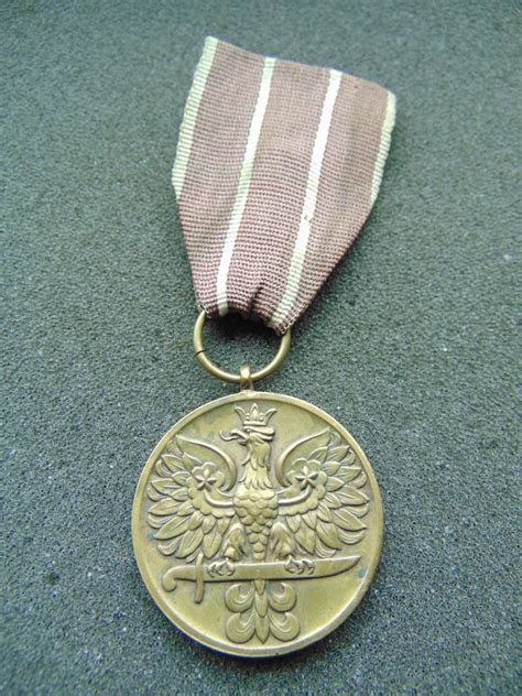 Medal Wojska Za Wojnę 1939 1945 Polecam 7649152806