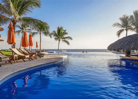 Vivo Resort And Residences Oceanfront Resort In Puerto Escondido