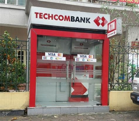 Đối với thẻ ghi nợ nội địa: Hạn mức rút tiền tại cây ATM Vietcombank, Techcombank ...