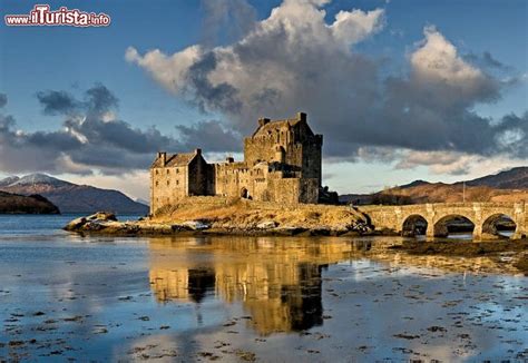 Il castello di auchindoun è un castello in rovina tra i villaggi scozzesi di auchindoun e mortlach e risalente alla seconda metà del xv secolo, tra i suoi. Eilean Donan il famoso castello della Scozia ... | Foto ...
