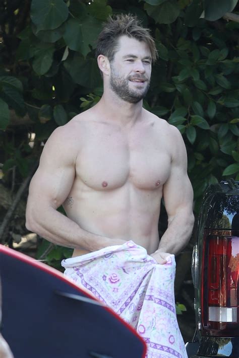 Последние твиты от chris hemsworth (@chrishemsworth). Chris Hemsworth's Muscles Are Here To Save Us From Losing ...