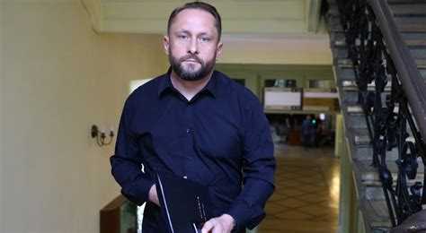 Gerüchte über die kreativen haarschnitte von kamil durczok sind oft in den üblichen klatschzeitschriten zu finden. Kamil Durczok ostro o Trójce Polskiego Radia. Padły bardzo ...