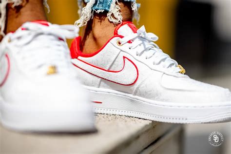 Nike Womens Air Force 1 07 Lx Whiteuniversity Red 898889 101