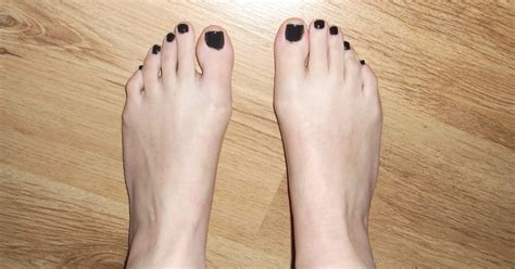 No Mean Feet For The Duchess Saturday Black Painted Toenails And
