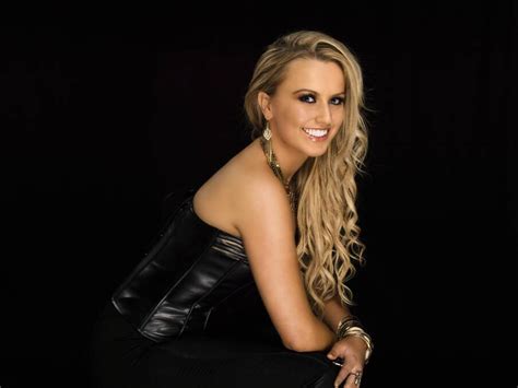 2018 tamworth country music festival christie lamb performs at the albert hotel thursday