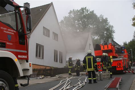 Schreib dann die fehlenden zahlen als ziffern in die lücken. Feuerwehr rettet Tiere aus brennender Wohnung in Neheim ...
