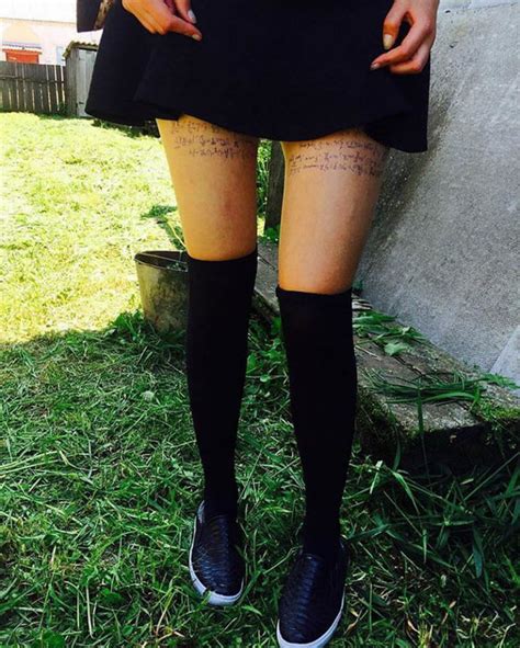 【画像】ロシアの女子高生のスカートの中 ポッカキット