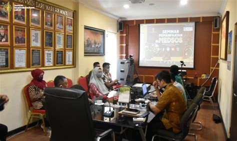 Kumham Jabar Ikuti Seminar Daring Pemanfaatan Media Sosial Dari Biro