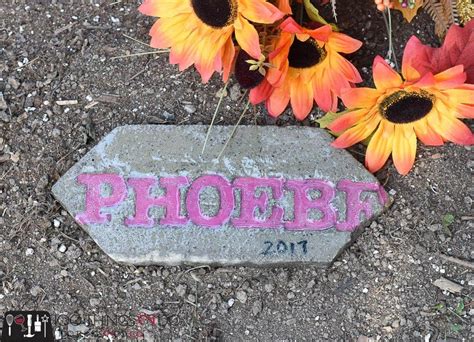 13 diy pet headstone ideas: Create your own pet grave marker | 100 Things 2 Do | Pet grave markers, Pet grave marker diy ...
