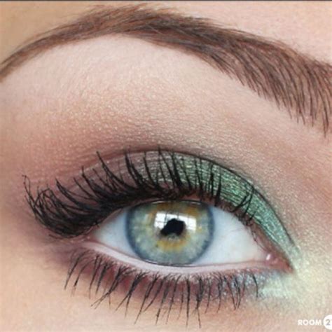 eye makeup for green eyes from icy mint to deep emerald redhead makeup makeup for green eyes
