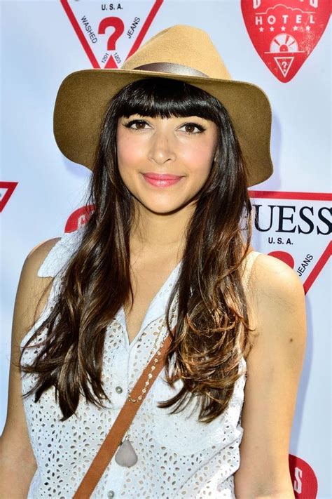 75 Hot Pictures Of Hannah Simone Are Sexy As Hell
