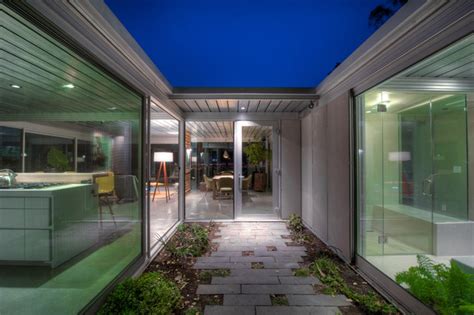 Modular Glass Guest House Modern Landscape San