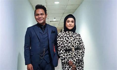 Ernie Zakri Dan Syamel Bertunang Beautifulnara Terkini Dan Sensasi