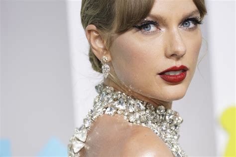 Music Star Taylor Swift Releases New Album Midnights Trendradars Uk