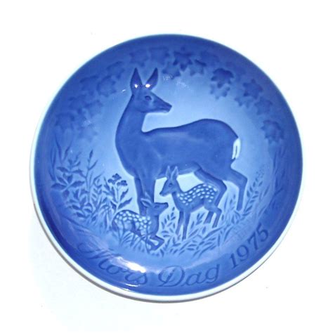 Bing And Grondahl Copenhagen Doe With Fawns Mothers Day Plate 1975