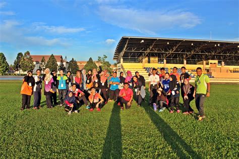 Program bina insam guru merupakan satu program yang wajib disertai oleh setiap penuntut yang memasuki program ijazah sarjana muda dalam usaha untuk melatih bakal guru dari pelbagai aspek. Program Bina Insan Guru PISMP Ambilan Jun 2015 Institut ...