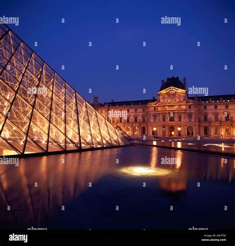 Louvre Museum 1793 Hi Res Stock Photography And Images Alamy