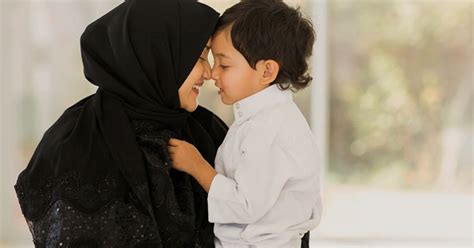 Terjemahan dalam rumi allahhummaghfirli dzunubi waliwalidayya, warhamhumma kama robbayani soghiro. Kata-Kata Positif Yang Keluar Dari Mulut Ibu Bapa Ini Satu ...
