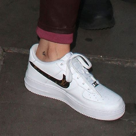 Kylie's ink is above her ankle. Here's Every Tattoo Kylie Jenner and the Kardashian ...