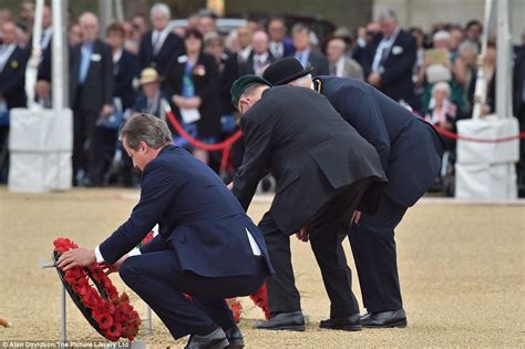 Britain Remembers Vj Day As The Queen Leads The Tributes Daily Mail
