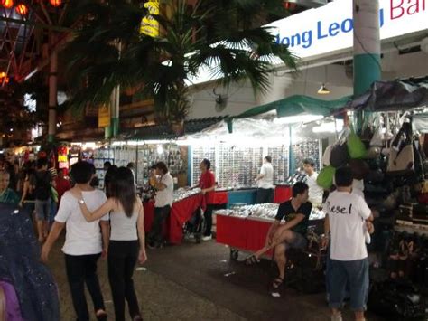 Be adventurous and take this opportunity to go 'local' and mingle with the crowds in pasar malam or the night market in kuala lumpur's original chinatown. Night Market (Kuala Lumpur, Malaysia): Address, Attraction ...