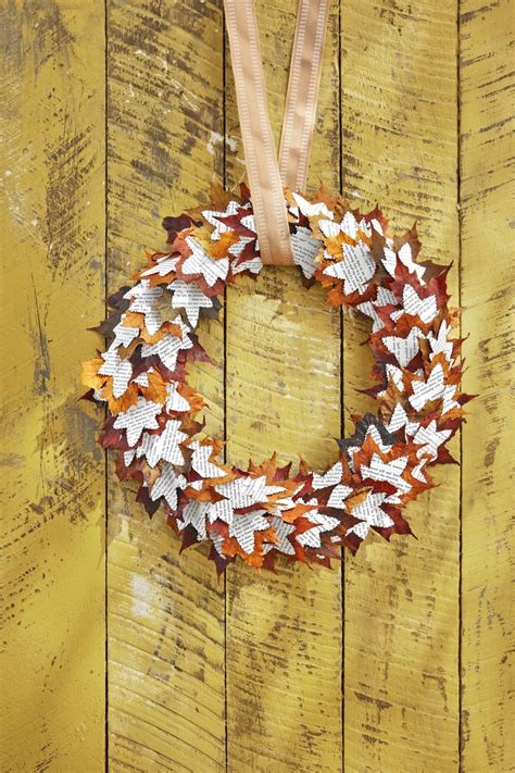 Get Ready For The Coziest Season With These Fall Crafts Fall Leaf