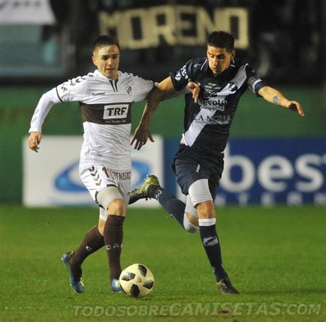 Camiseta Hummel de Platense 2018-19 - Todo Sobre Camisetas