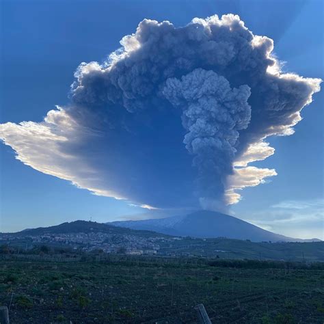 New Massive Volcanic Eruption Of Etna Volcano Fuego Volcano Guatemala